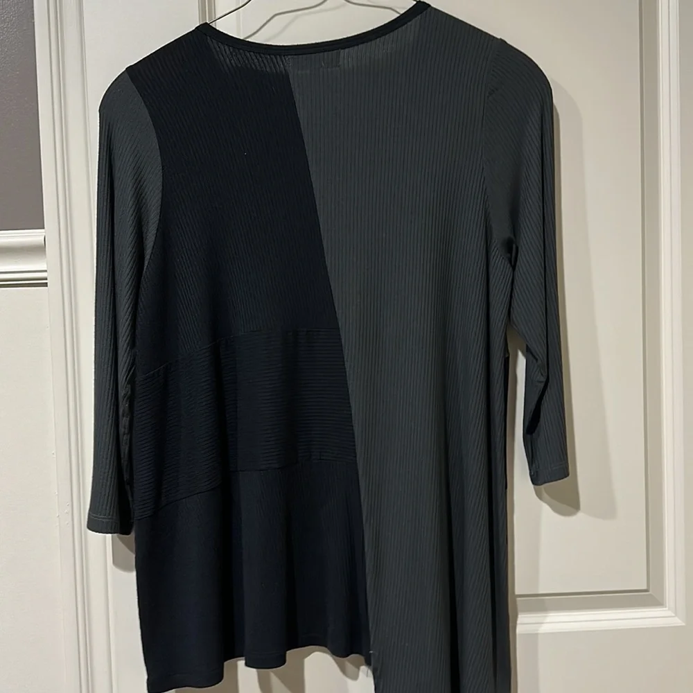 Knit Tunic top by Comfy in Black and Olive Green, Sz L